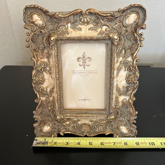 The Unique Collection Picture Frame. - Picture 5 of 6